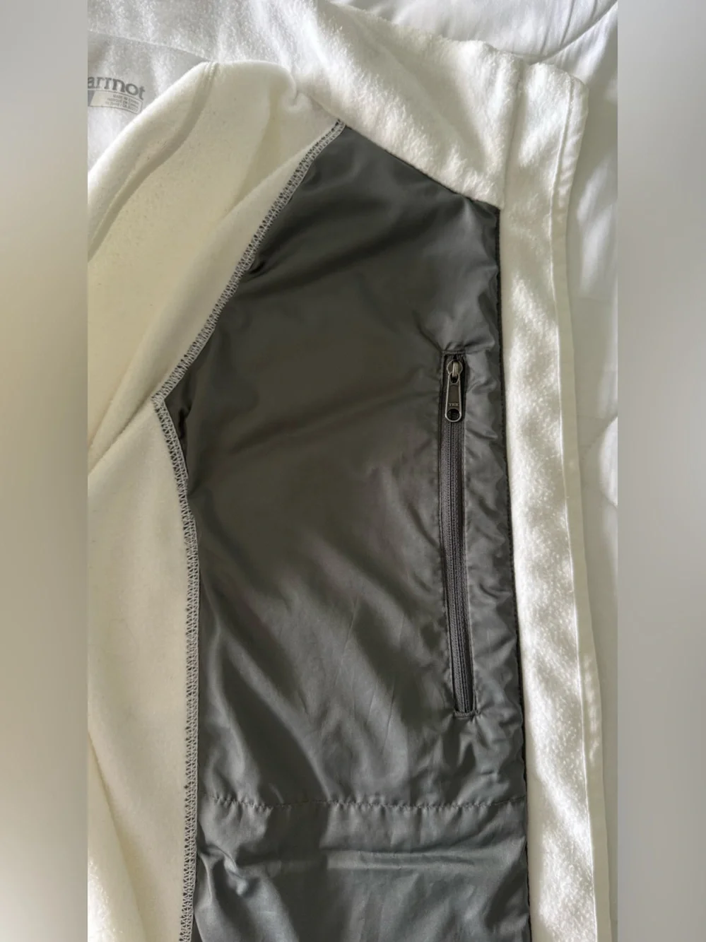 Marmot  White Variant Jacket. Medium
